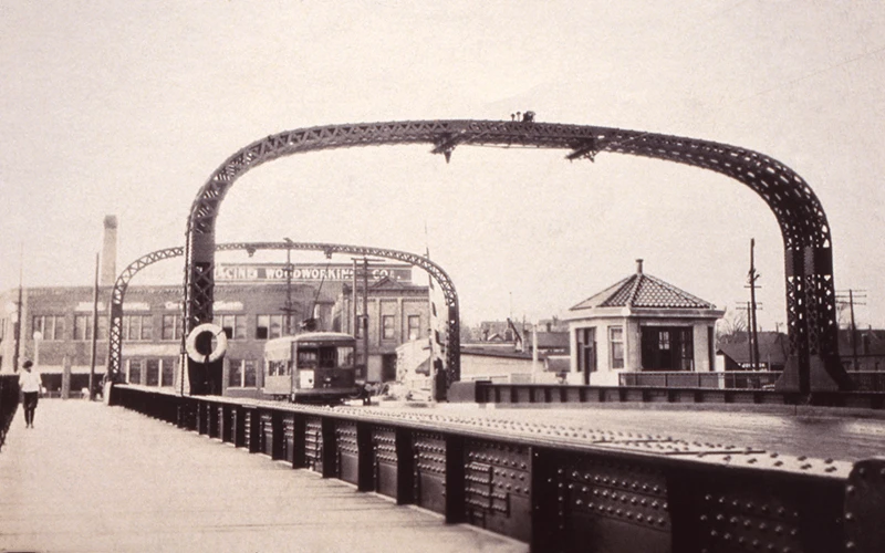 Racine, WI, TMER&L streetcar, Main Street bridge, 1928